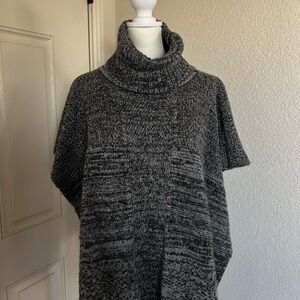 LIKE NEW Steve Madden one size fits all grey/black pullover sweater.